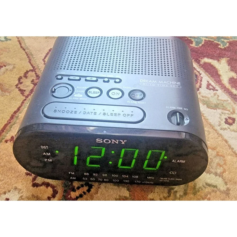 Sony Dream Machine Alarm Clock Radio Am FM Black Vintage NICE! Works Great 1980s